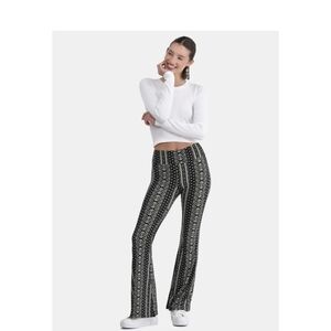 🦋No Boundaries Black and White And Green Flare Striped Leggings